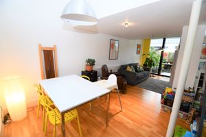 Lounge/Diner- click for photo gallery